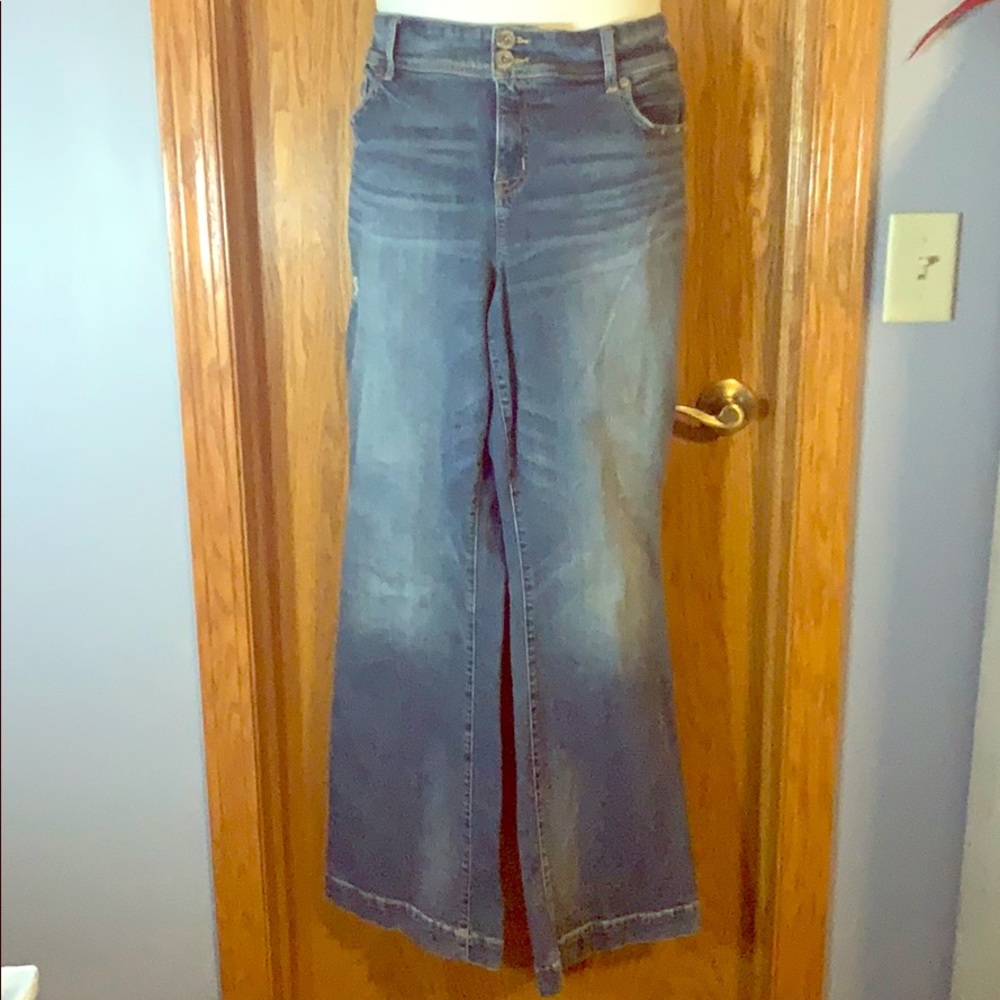 Torrid flare leg jeans sz20